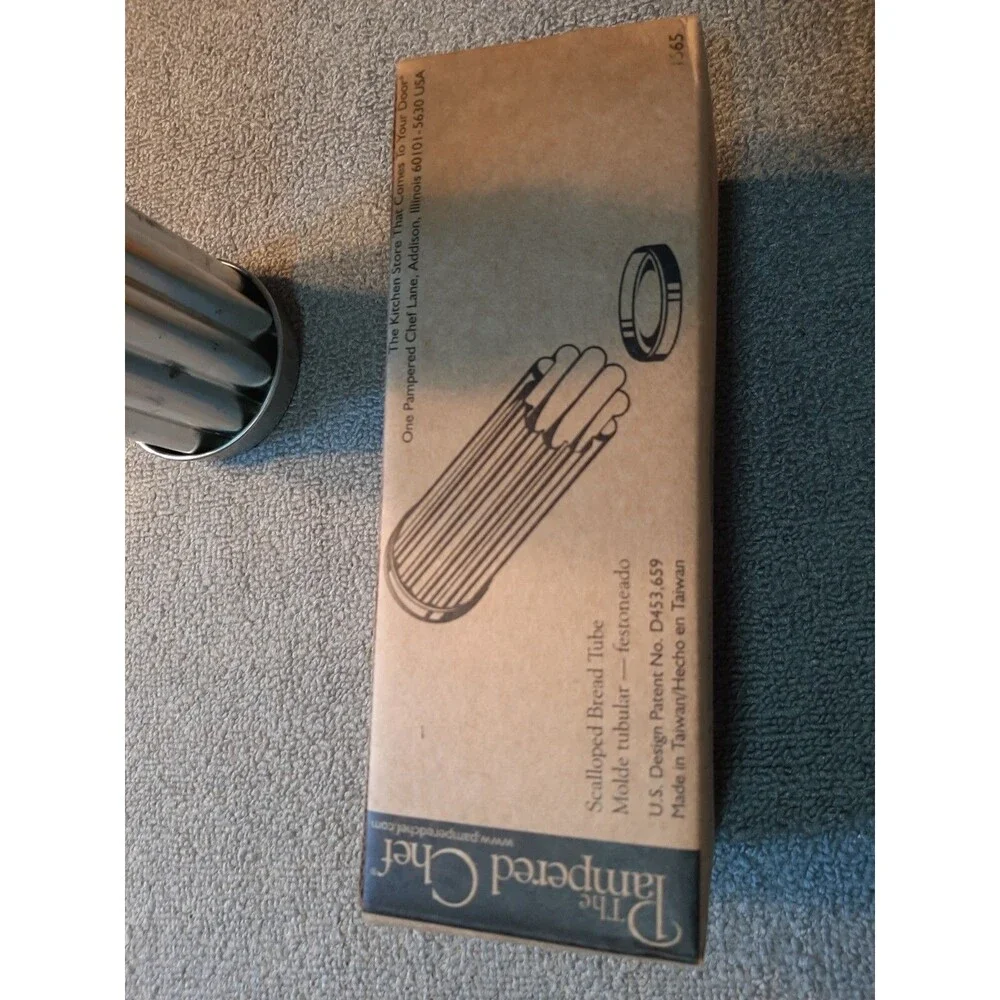The Pampered Chef Scalloped Bread Tube 1565
